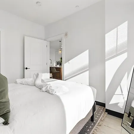 Furnished Luxury Apartment Close To Boston Everett Exterior photo