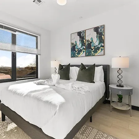 Furnished Luxury Apartment Close To Boston Everett Exterior photo