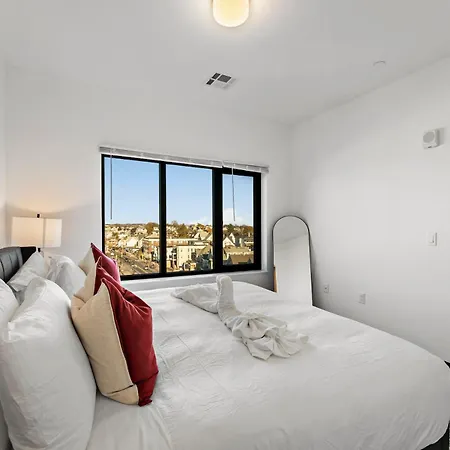 Furnished Luxury Apartment Close To Boston Everett Exterior photo