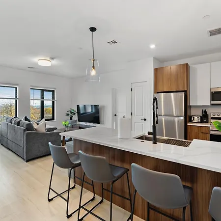 Furnished Luxury Apartment Close To Boston Everett Exterior photo