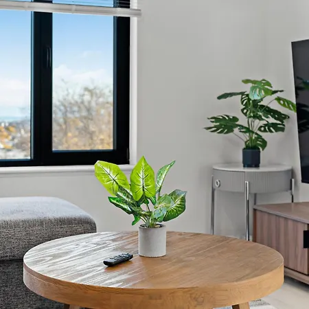Furnished Luxury Apartment Close To Boston Everett Exterior photo