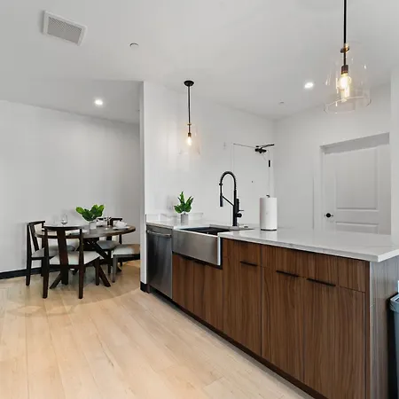 Furnished Luxury Apartment Close To Boston Everett Exterior photo