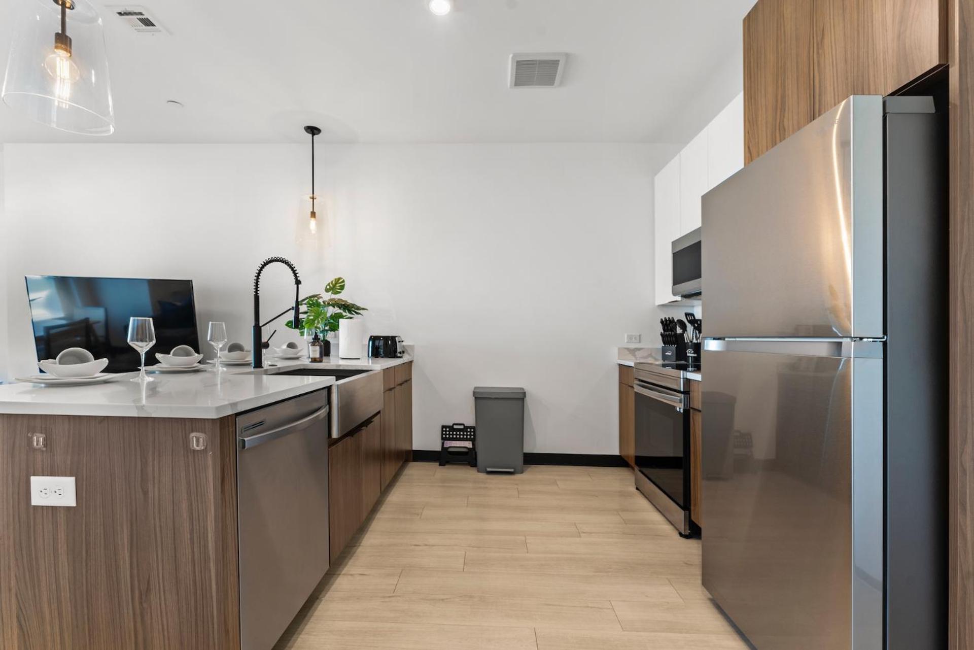 Furnished Luxury Close To Boston * Everett