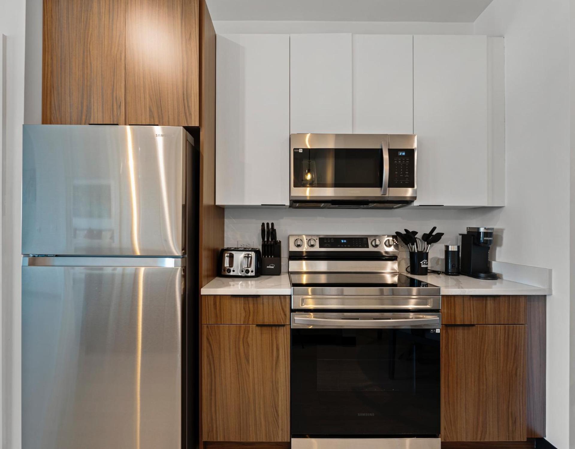 Furnished Luxury Close To Boston Everett